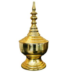 Diya Tradicional de Latón Dorado para Sala de Pooja y Decoración Festiva de Diwali, Kalash de Latón, Artículo Ritual Indio Versátil y Decoración para el Hogar - Product Image 1