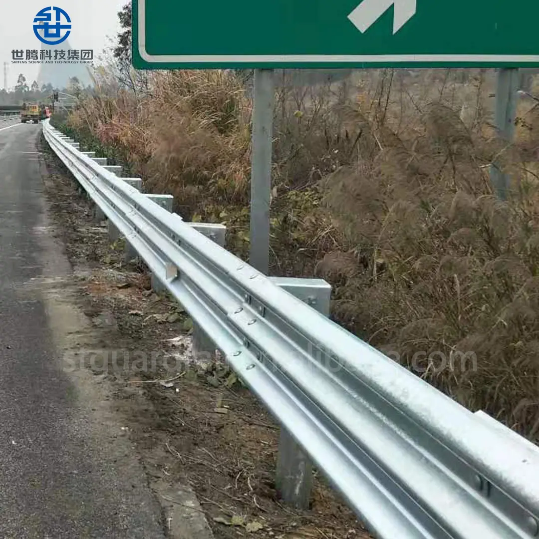 Barreira do tráfego poltrona flexível, guardão de segurança de aço galvanizado trilha guarda-rodoviária, barreira de bater de ondas