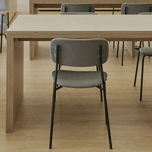 Tavolo da Pranzo in Legno Massello di Noce Personalizzato per Ristorante a Prezzo Conveniente - Product Image 5