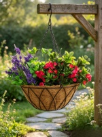 Panier suspendu en fil métallique noir à motif diamanté en ciment avec doublure en fibre de coco, jardinière suspendue pour véranda, patio, jardin