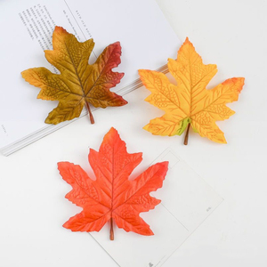 Grandes <span class=keywords><strong>feuilles</strong></span> <span class=keywords><strong>d</strong></span>'érable artificielles jaunes en plastique pour <span class=keywords><strong>décoration</strong></span> de mariage, de Noël et <span class=keywords><strong>d</strong></span>'<span class=keywords><strong>automne</strong></span> - Product Image 2