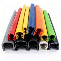 Bande de finition en caoutchouc PVC haute durabilité avec insert métallique, bande d'étanchéité imperméable pour équipement automobile