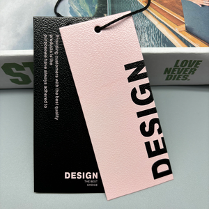 Chất lượng cao tùy chỉnh thẻ màu hồng treo thẻ với cao cấp thẻ màu đen dập nóng và quá trình dập nổi - Product Image 3