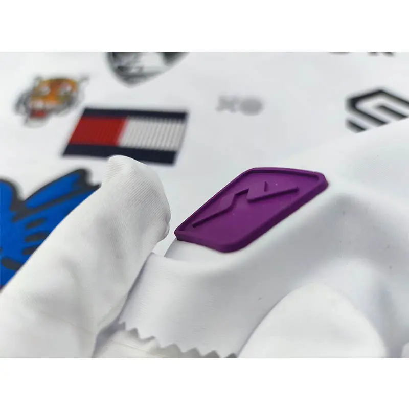 Etiquetas de silicona de buena calidad para ropa, logotipo de goma en relieve, impresión 3d de silicona, transferencia de calor