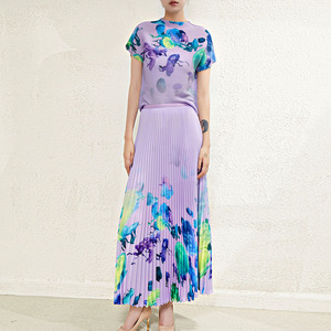 Usine livraison rapide haute qualité femmes longues jupes plissées <span class=keywords><strong>ensemble</strong></span> plis méduse <span class=keywords><strong>haut</strong></span> <span class=keywords><strong>et</strong></span> impression <span class=keywords><strong>jupe</strong></span> plissée 2 pièces <span class=keywords><strong>ensemble</strong></span> - Product Image 4