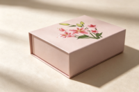 Boîte cadeau pliable à imprimé lys vif, boîte cadeau à motif floral réaliste, boîte d'emballage rigide en papier magnétique pour cadeaux et bijoux