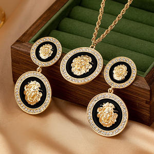 Ensemble collier boucles d'oreilles tête de lion exagérée pour femme - Product Image 3