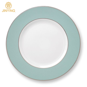 Haute qualité porcelaine <span class=keywords><strong>vert</strong></span> clair bande chargeur <span class=keywords><strong>plaque</strong></span> assiette en céramique pour le banquet de mariage - Product Image 2
