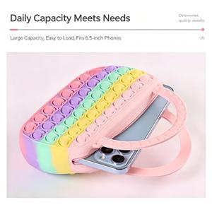 Monedero de silicona con forma de corazón 3D Rodent-Buster, directo de fábrica, juguete interactivo, bolso cruzado para niños, bolso tote con forma de burbuja - Product Image 2