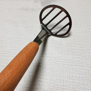 Triturador de patatas pequeño, mango de madera de acero inoxidable, trituradora de carne molida, trituradora de aguacate, herramienta de cocina para <span class=keywords><strong>huevo</strong></span>, frijol, bayas vegetales - Product Image 3