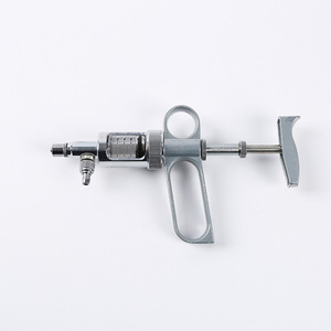 Jeringa Veterinaria Metálica Reutilizable de 10 ml con Conexión Luer Lock para Inyección de Vacunas en Animales, Ganado y Caballos - Product Image 1