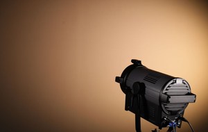 Fotografía de televisión profesional 400W LED blanco cálido Luz de relleno de punto de seguimiento para transmisión en vivo de TV de Iglesia - Product Image 3