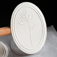 Autocollant ovale gaufré, sceau en papier gaufré rose à ligne simple minimaliste