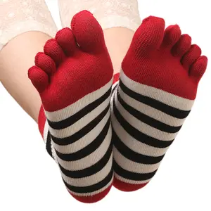 Calcetines de cinco dedos personalizados para yoga, calcetín de color gris, con punta magnética