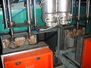 Mesin Cetak Tiup Ekstrusi HDPE Plastik 1. 5l-5l - Product Image 3