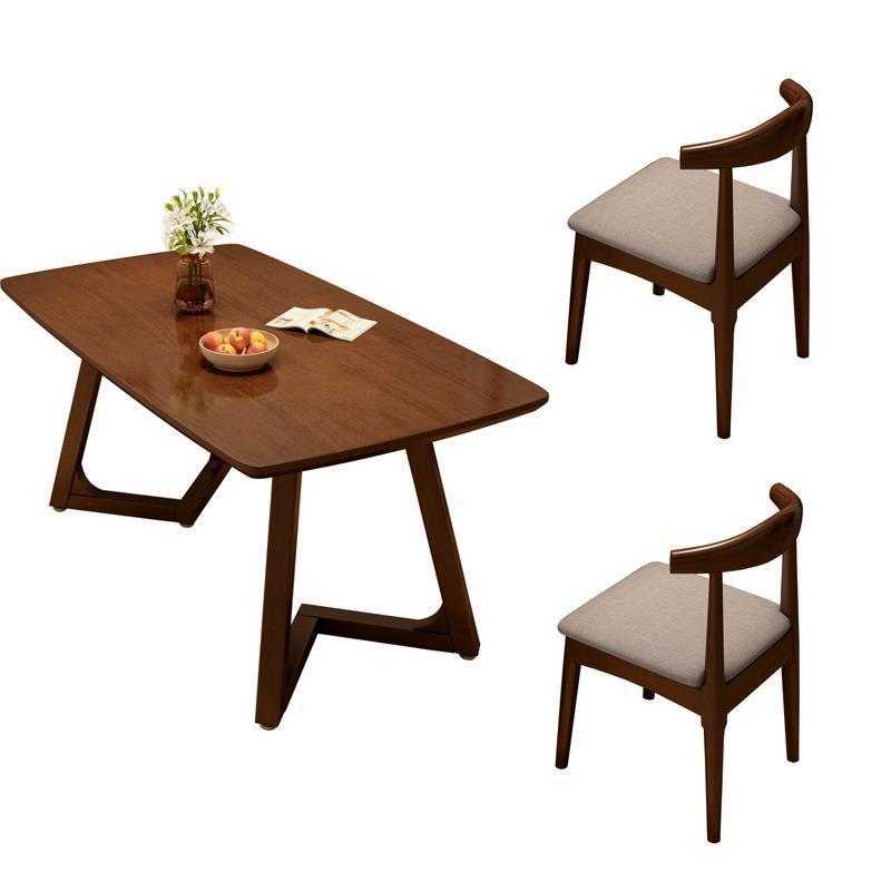 1 table et 2 chaises, couleur noyer