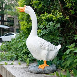 Statue décorative de canard blanc avec tenues interchangeables – Ornement de jardin saisonnier pour la décoration de la maison en période des fêtes - Product Image 2