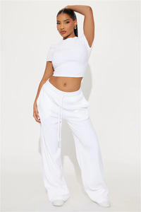 Ensemble Sportswear Décontracté Personnalisé pour <span class=keywords><strong>Femme</strong></span> – Coupe Ample en <span class=keywords><strong>Velours</strong></span> Doré, Manches Courtes, Crop Top et <span class=keywords><strong>Pantalon</strong></span> Évasé Teint Uni Respirant - Product Image 6