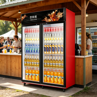 Réfrigérateur à boissons en verre rouge à deux portes avec refroidissement direct supérieur et cadre noir pour événements extérieurs et traiteur