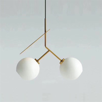 Minimalistische 2-Licht-Kugelpendelleuchte aus Opalglas mit Eisenrahmen für Esszimmer, Schlafzimmer, Bar, Café, moderne Inneneinrichtung und Dekorationsbeleuchtung