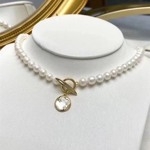 Collier pour femme en perles d'eau douce naturelles doubles, nouveau design léger et luxueux, chaîne de clavicule polyvalente, pendentif fin, colliers - Product Image 1