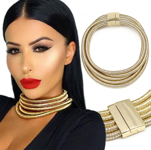 قلادة خانقة هندسية مخصصة من سبيكة الزنك مع لؤلؤ صناعي للذكرى السنوية بتصميم رياضي 2025 - Product Image 4