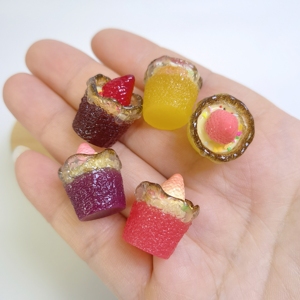 Mini tasse de chocolat à la confiture de fraises, accessoires de poupée miniatures en résine DIY, modèle de dessert alimentaire simulé, décoration de maison de poupée, artisanat - Product Image 3