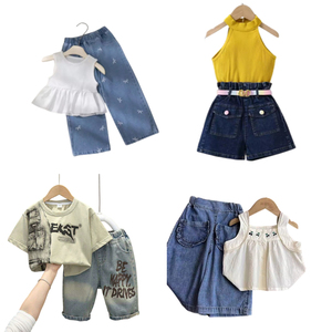 Vêtements pour enfants en gros : ensembles 2 pièces avec chemises imprimées et pantalons en jean, tenues d'été pour garçons et filles, vêtements en coton pour enfants - Product Image 2