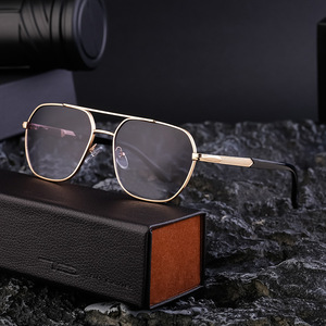 Lunettes de soleil sur mesure en métal à monture intégrale pour hommes, protection UV400, classe 2, style Instagram, avec emballage boîte - Product Image 1