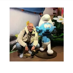 Grande sculpture de smurfs en fibre de verre pour l'extérieur, statue de décoration de simulation en résine pour le cinéma