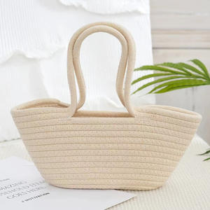 Nuova Borsa Estiva Intrecciata BC alla Moda a Tracolla Tema ROMANCE Borsa Portatile Versatile Ins Cesto Intrecciato a Mano - Product Image 1