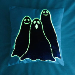 New design Wholesale Top Quality Glow In The Dark Christmas Velvet Fabric Cushion - Product Image 4