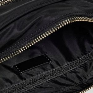 กระเป๋าสะพายไหล่ไนลอนแบบคลาสสิกสำหรับผู้หญิง ใช้ซ้ำได้ ปักอักษรโลโก้ได้ กันน้ำ เหมาะสำหรับทุกเพศ ใช้ได้ในฤดูหนาว สะพายข้าง พกพาสะดวก มีซิป - Product Image 5