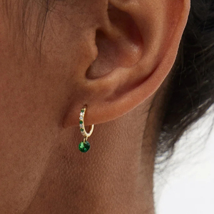 Pendientes de Aro Huggie con Colgante de Plata de Ley S925 Hipoalergénica Clásica CANNER con Circonita Verde Esmeralda - Product Image 5