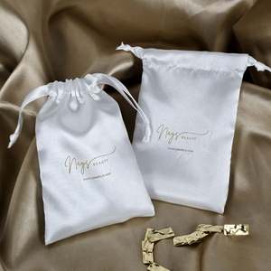 Sacs en tissu satiné de luxe à cordon de serrage, sac à main pour perruque, chaussures de danse, logo personnalisé pour le stockage de cadeaux, l'emballage anti-poussière - Product Image 5