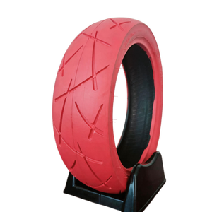 ยางมอเตอร์ไซค์สำหรับการเดินทางในเมือง รุ่น T236 ขนาด 130/60-13 สีสั่งทำจากโรงงาน ออกแบบมาเพื่อการขับขี่ที่นุ่มนวลและทนทาน เหมาะสำหรับถนนในกรุงโรม - Product Image 2