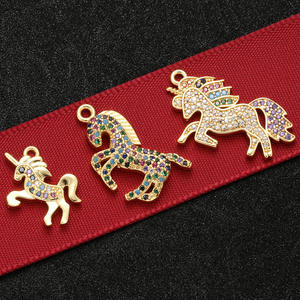 A544 <span class=keywords><strong>pendentif</strong></span> ironique à la mode, breloques <span class=keywords><strong>cheval</strong></span> colorées en strass pour boucles d'oreilles - Product Image 1