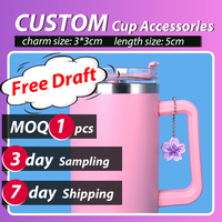 Trending Bottle Cap Colgante Accesorio Llavero Tumbler Cup Venta al por mayor Botella Charm Decoración Drinkware Cute Dog Keychain Bulk