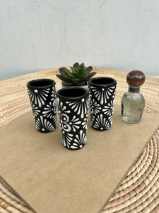 Verres à liqueur de tequila personnalisés de 2 oz tasse en céramique peinte à la main avec des cadeaux de conception de poterie mexicaine Talavera pour les amis - Product Image 4