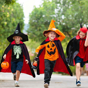 Vente en gros de cape de mascarade réversible avec col montant et capuche pour <span class=keywords><strong>Halloween</strong></span>, costume noir et rouge pour enfant et adulte - Product Image 2