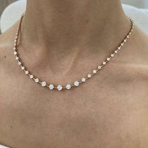 Collar de tenis de plata 925 con moissanita de corte redondo engastada en bisel, chapado en oro, elegante, para compromiso, boda, fiesta, regalo, estilo joyería - Product Image 4