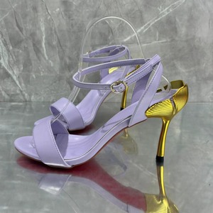 Chaussures de créateur très vendues avec bout pointu en métal, boucle dorée, élégantes, sexy, uniques et luxueuses, talons hauts - Product Image 5