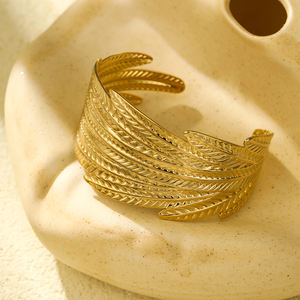 Nouveaux bracelets en acier inoxydable plaqué de haute qualité Bracelets de manchette à feuilles multicouches Bracelets de mode simples Bracelets pour femmes filles - Product Image 3