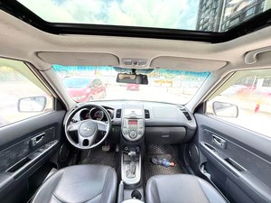 Voiture d'occasion pour l'Afrique, Kia Soul 2011 1.6L Premium LHD 5 places 123 CV, intérieur foncé, pneus R16, sièges en tissu, prix abordable - Product Image 6