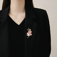 Roche OEM Broche bunga gaya Tiongkok Retro dengan Pin bros mewah mutiara