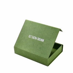 Caja de Embalaje Magnética Plegable Plana de Papel Kraft Negro Simple y Elegante, Impresa Personalizada, para Ropa, Venta al Por Mayor - Product Image 1