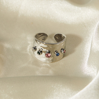 Zierlicher HipHop Breiter Glänzender Ring mit Zirkonia-Besatz, 18K Vergoldet, Wasserdichter Edelstahl-Öffnungsring für Mädchen