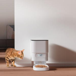 Smart Pet <b>Feeder</b> Automatic 4L <b>Cat</b> Dog <b>Feeder</b> Timed Quantitative Feeding Detachable Us Plug Black And White - Product Image 1