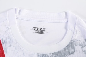 Camiseta de Fútbol Personalizable Blanca con Franja <span class=keywords><strong>Diagonal</strong></span> Roja y Negra, Manga Corta, Secado Rápido, Ropa de Entrenamiento Transpirable, Uniforme de Fútbol Unisex - Product Image 4