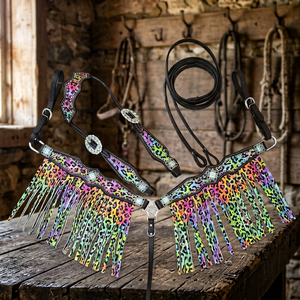 Conjunto de aparejos para caballo de cuero genuino con flecos de guepardo arcoíris, estilo inglés, con conchos de cristal, cabezada y pechopetral, ligero - Product Image 3